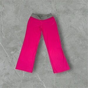 Vintage Nike Women’s Cropped Pink Yoga Pants